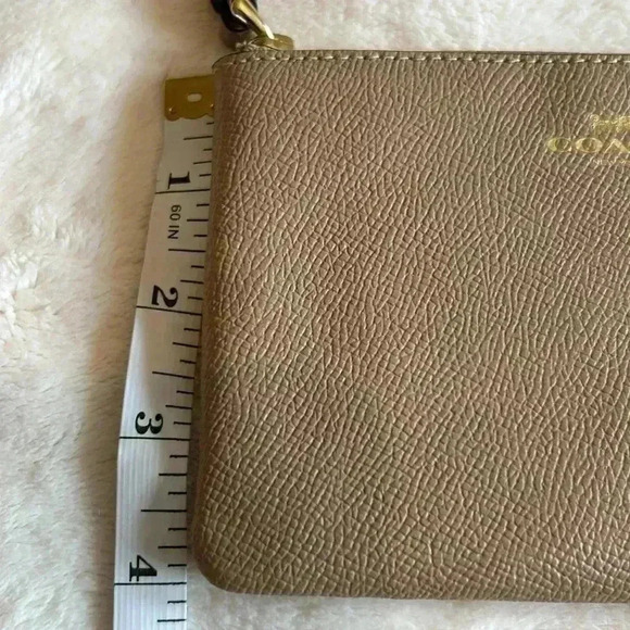 Authentic Coach Taupe Neutral Wristlet NWT - Picture 9 of 11